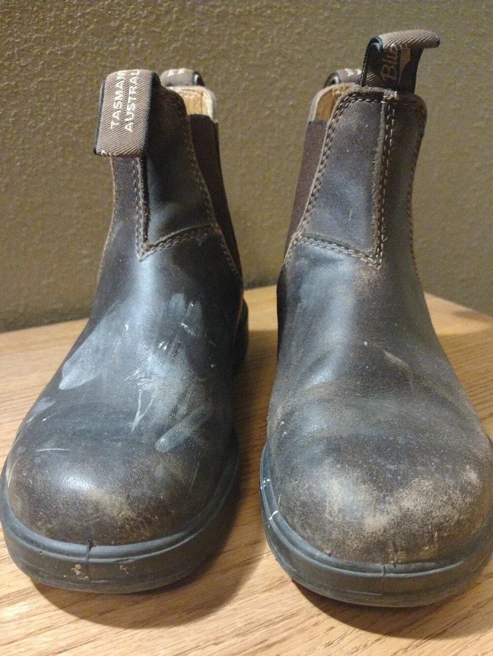 BLUNDSTONE Size USW 7.5 AU 4.5 Rustic (Paint). Chelsea Brown Boots